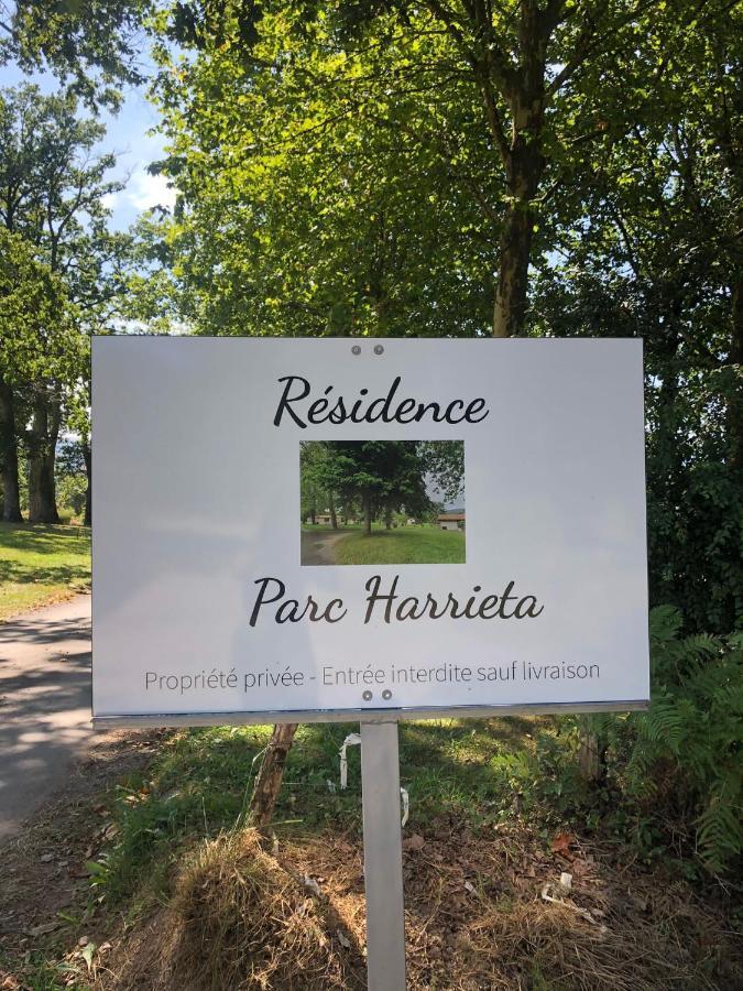 Вилла Domaine Harrieta Saint-Jean-le-Vieux  Экстерьер фото